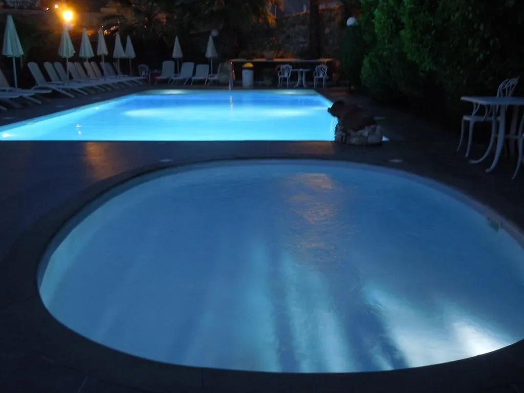 Hotel Due Mari Sestri Levante 4*,
