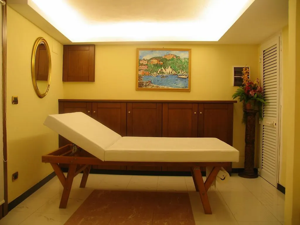Hotel Due Mari Sestri Levante 4*,