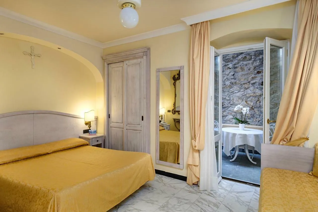 Hotel Due Mari Sestri Levante 4*,