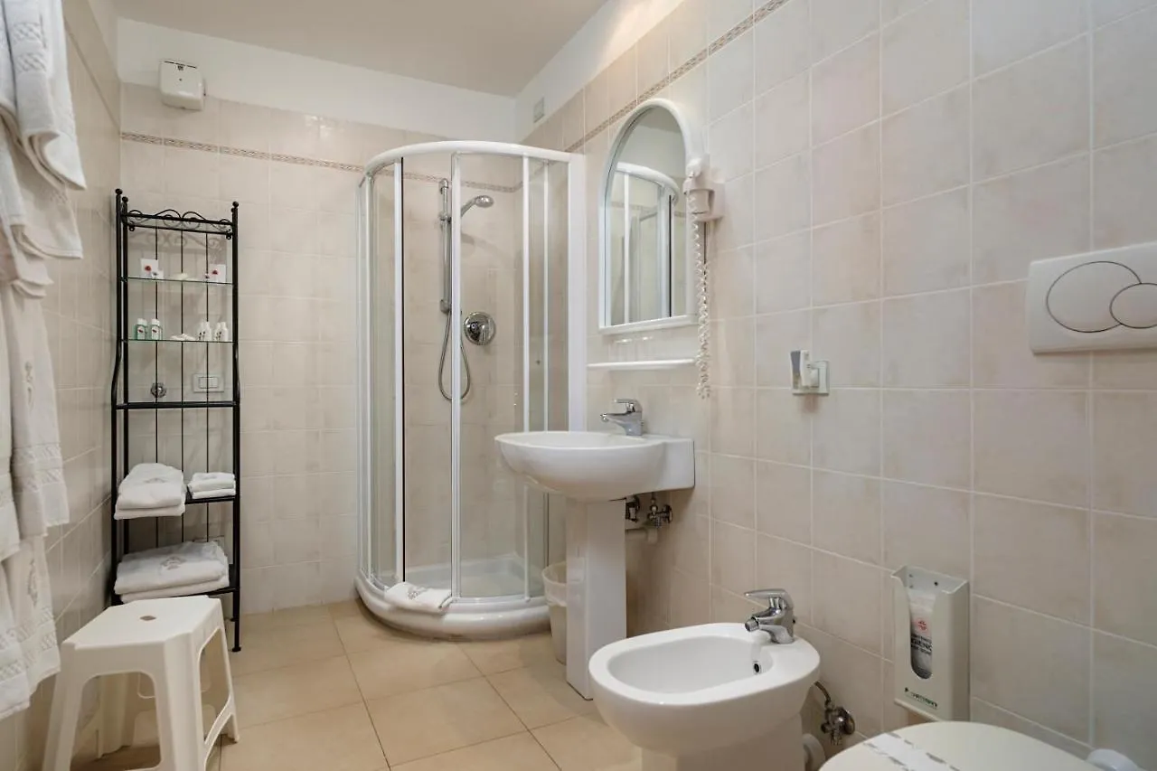 Hotel Due Mari Sestri Levante 4*,